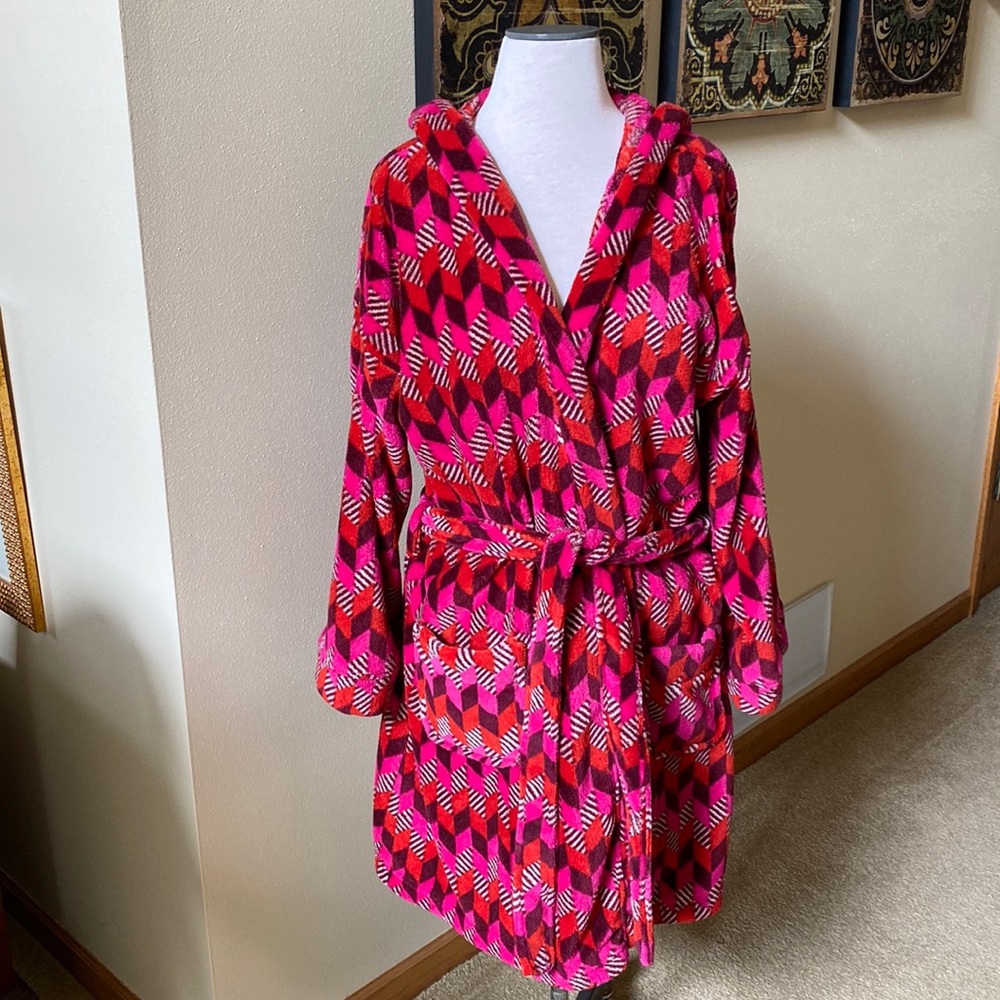 NWT Vera Bradley hooded fleece robe in retired pattern “bohemian chevron”